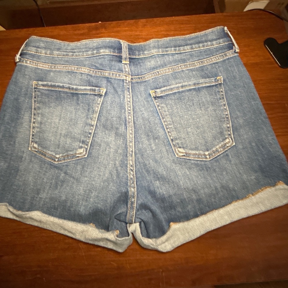 Old Navy Cotton Denim Shorts Size 10 Mid-Rise Cuffed Stretch Blue Wash - Picture 5 of 5